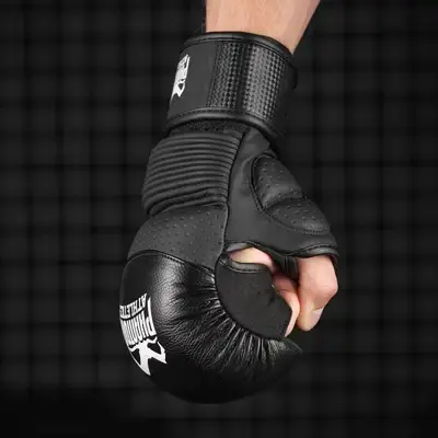 Miniaturbild: MMA Sparring Handschuh Riot schwar