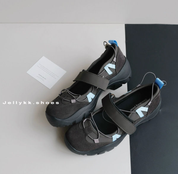 Thumbnail: Women Fashion Soft Sole Slip-On Casual Shoes
