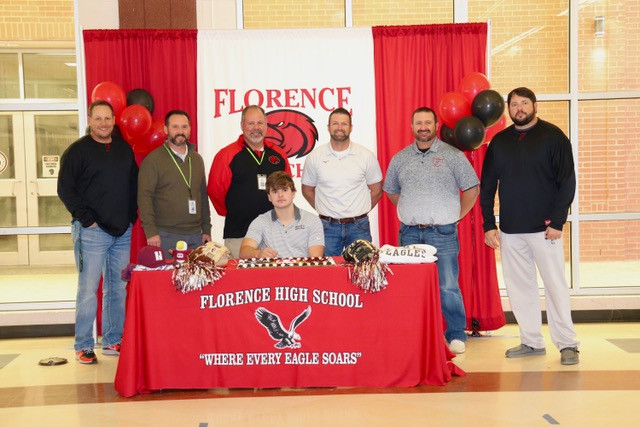 Austin Robinson signs letter to play baseball at Hinds Community College