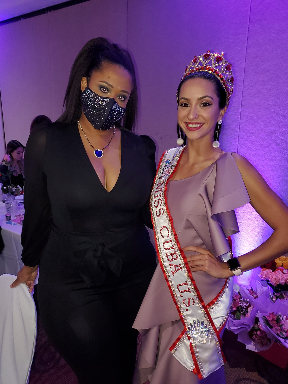 Miss Cuba U.S. 2020, Genesis Leiva junta con Fatima Coello directora de BNC en el desfile de Style and Image Under the Stars