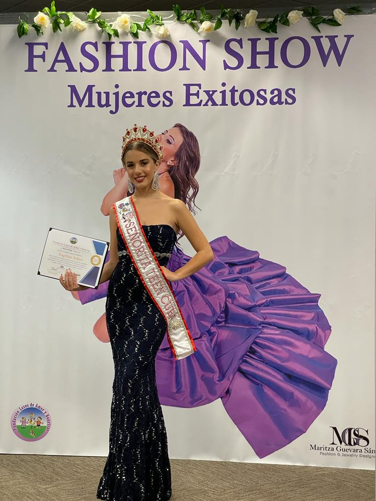 Angelina Asbert, Senorita Teen Cuba 2020, modeling in the Fashion Show Mujeres Exitosas by Peruvian designer Martiza Guevara.