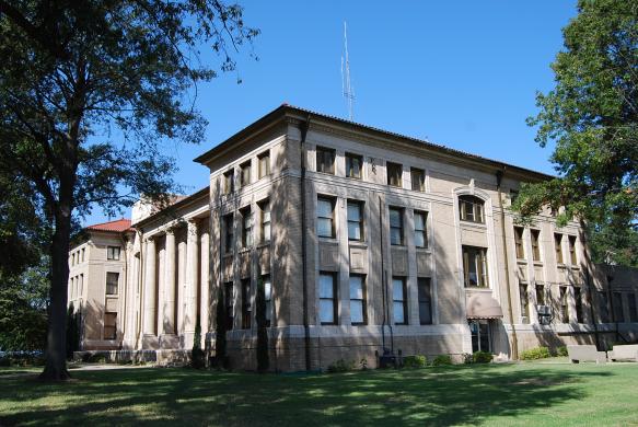 Cleveland, MS Courthouse