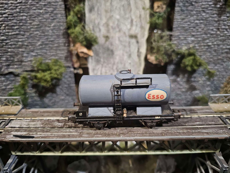 Thumbnail: Electrotren Esso Tank Car 1902 HO Scale DC 