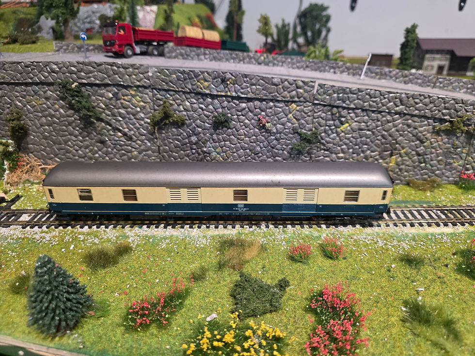 Thumbnail: Roco DB Baggage Car 4259 HO Scale DC 
