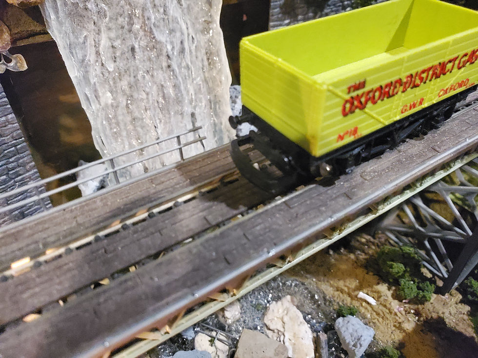 Thumbnail: Lima British Oxford District gas freight car OO Scale DC