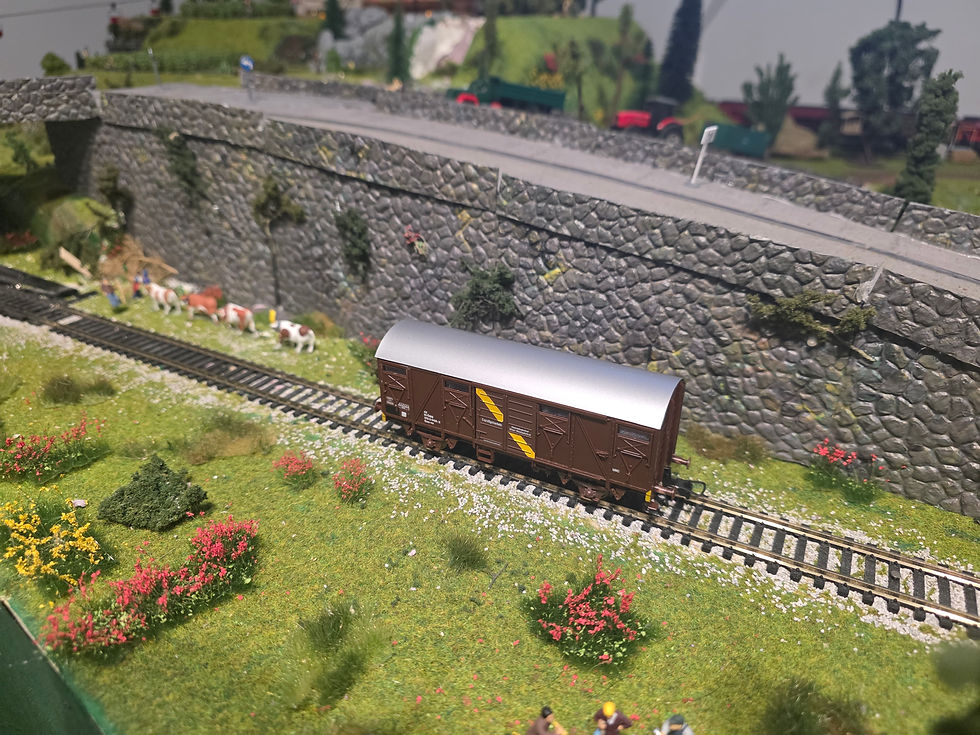 Thumbnail: Roco OBB Freight Car 46413 HO Scale DC