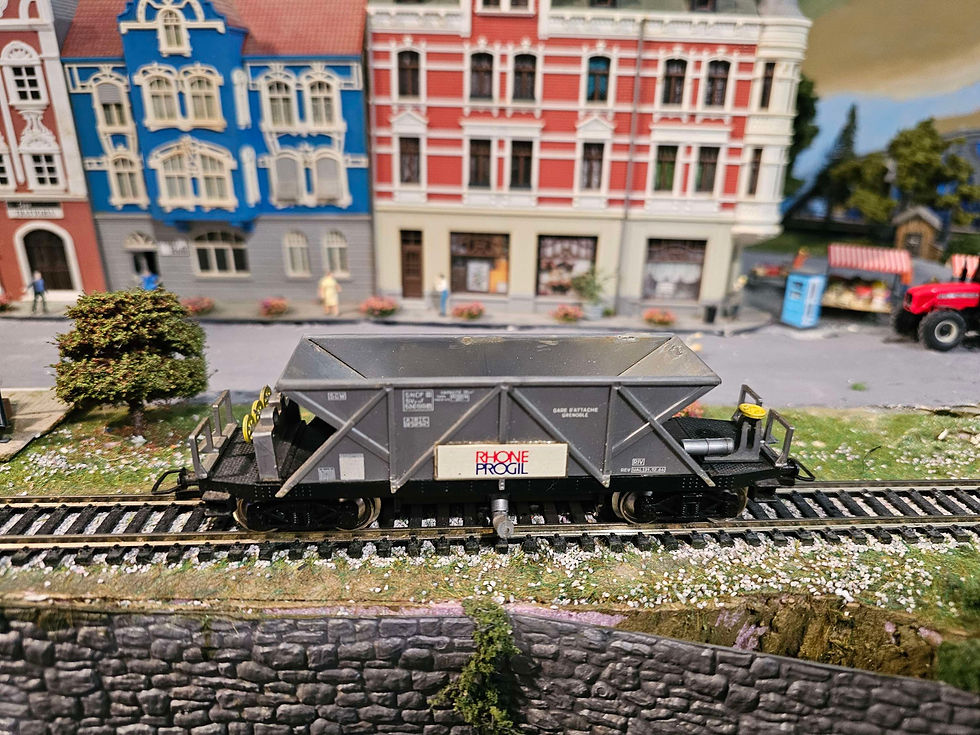 Thumbnail: Jouef SNCF Rhone Progil Hopper Car 6575 HO Scale DC 