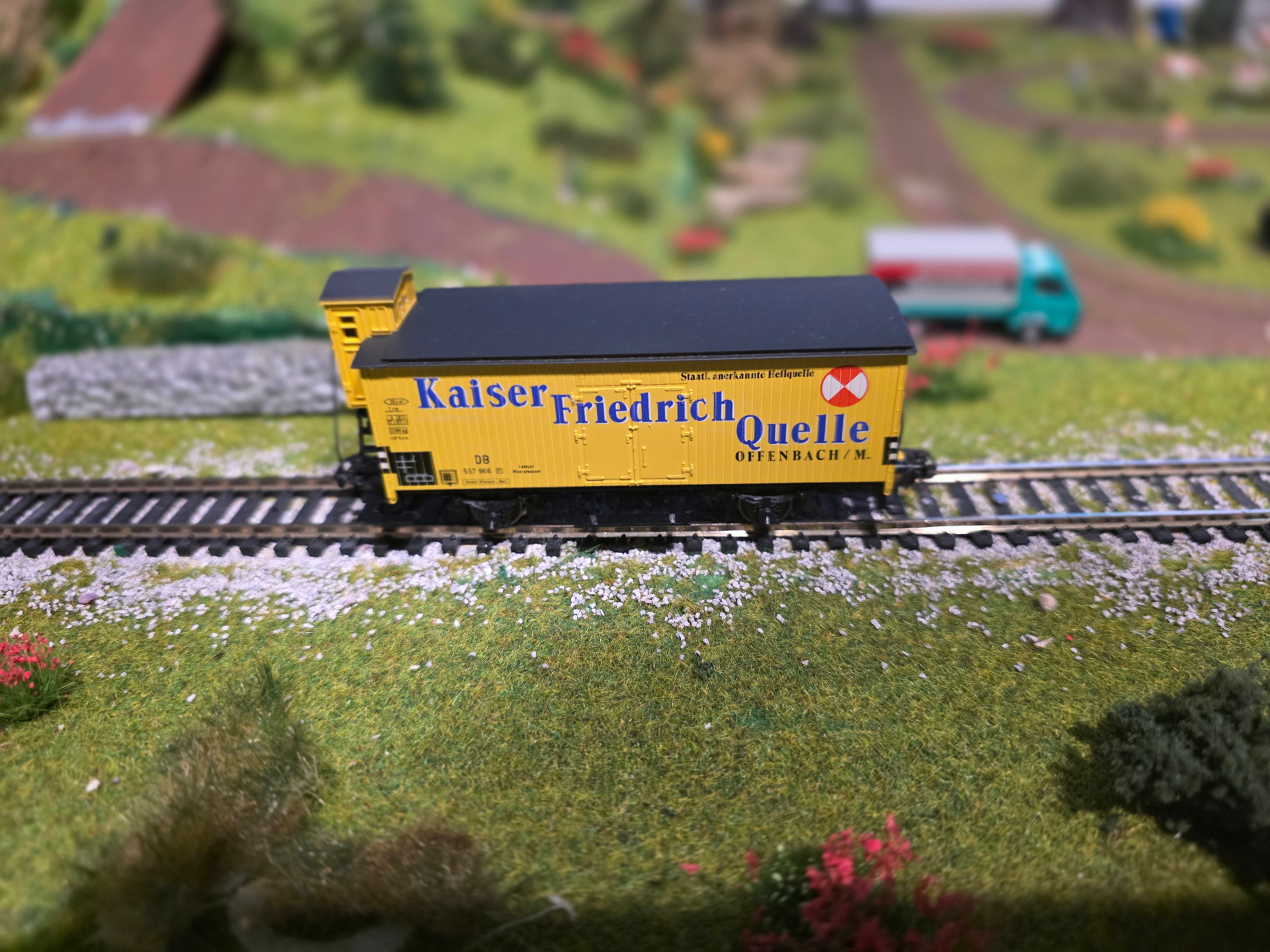 Marklin DB Kaiser Friedrich Quelle Freight Car 4890 HO Scale AC