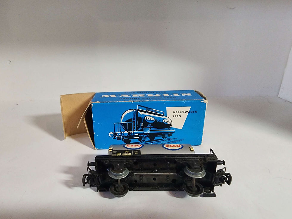 Thumbnail: Marklin DB Esso Tank Car 4501 HO Scale AC
