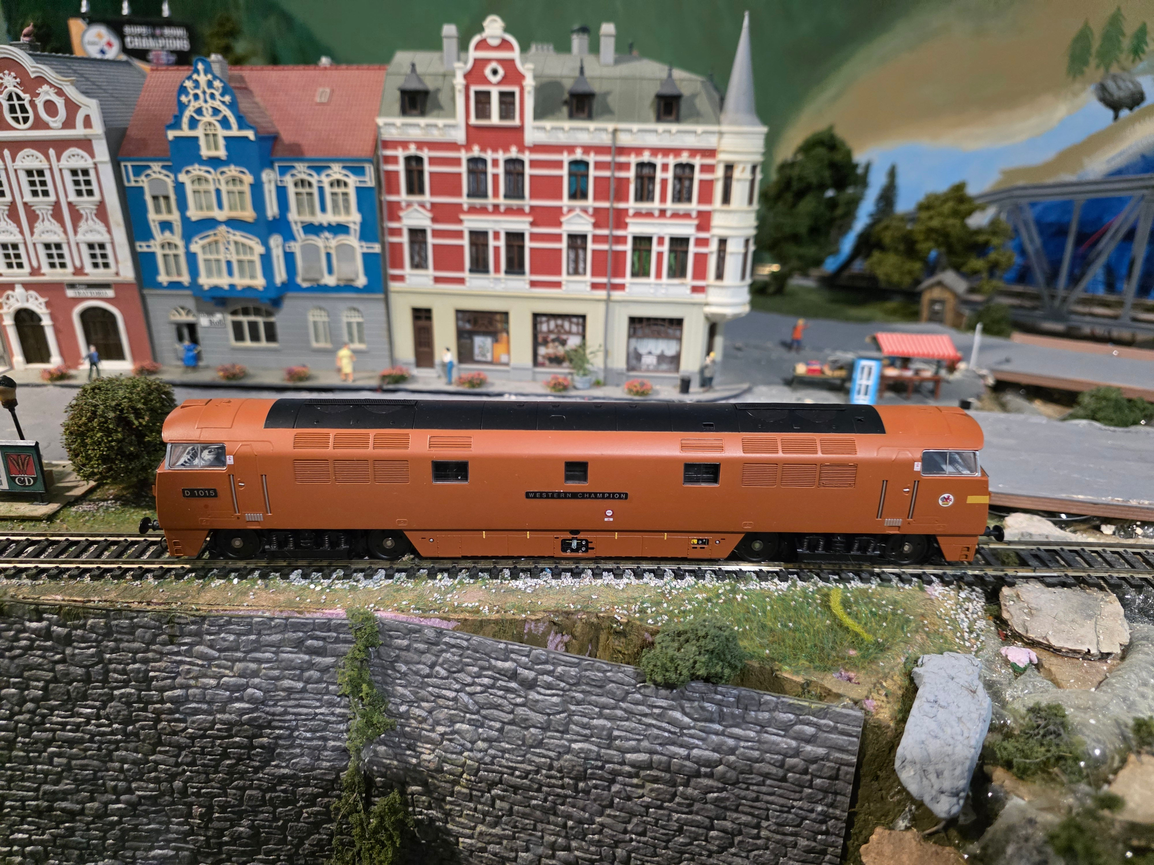 Dapol BR Class 52 Western Champion Diesel Locomotive 4D-003-023 OO Scale DCC rea