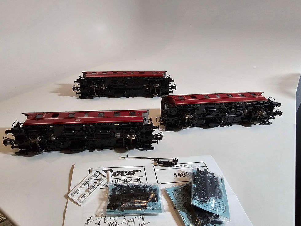 Thumbnail: Roco DB Passenger Car set 44089 HO Scale DC