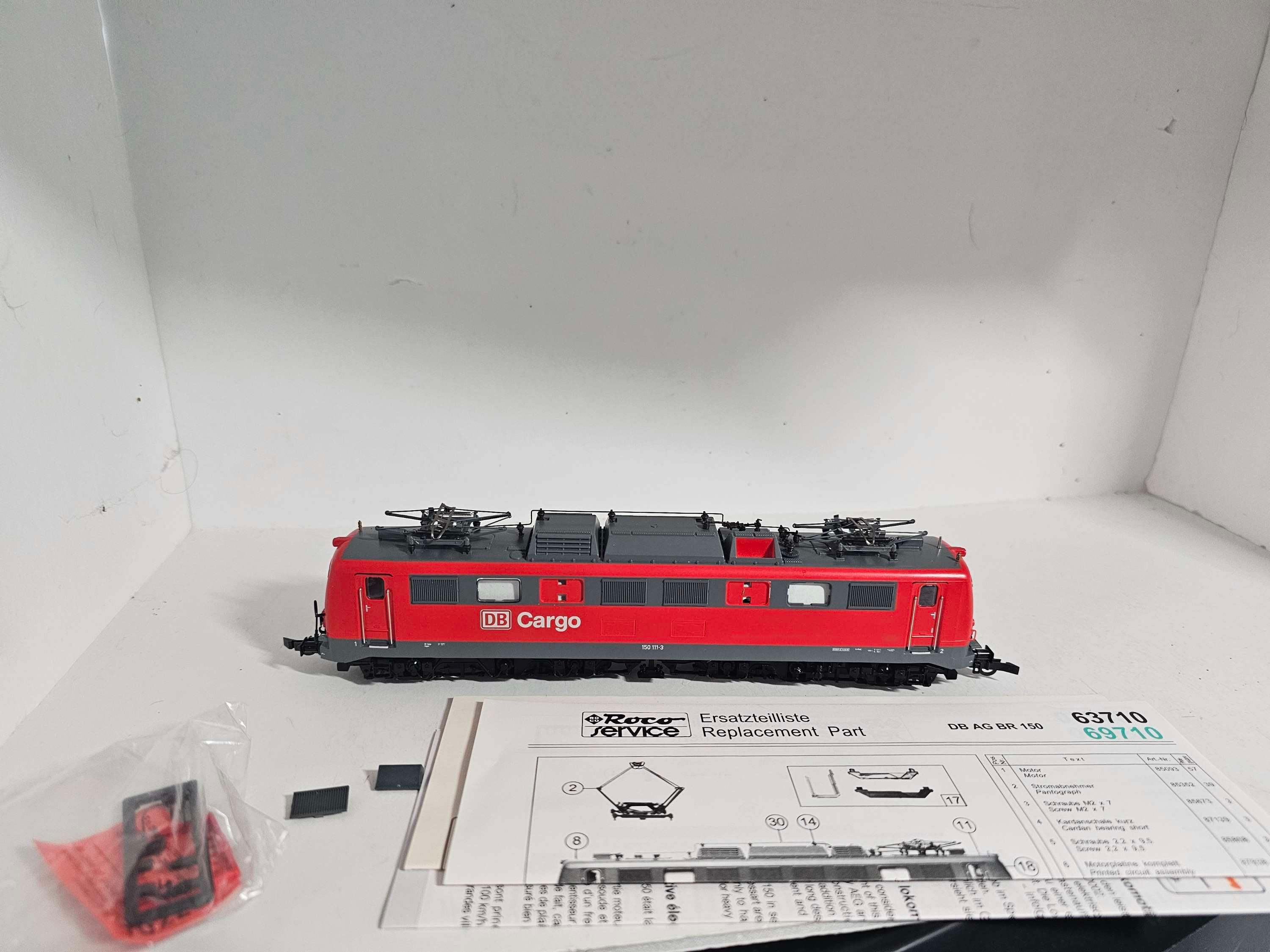 Roco DB Cargo BR 150 Electric Locomotive 69710 HO Scale AC Digital