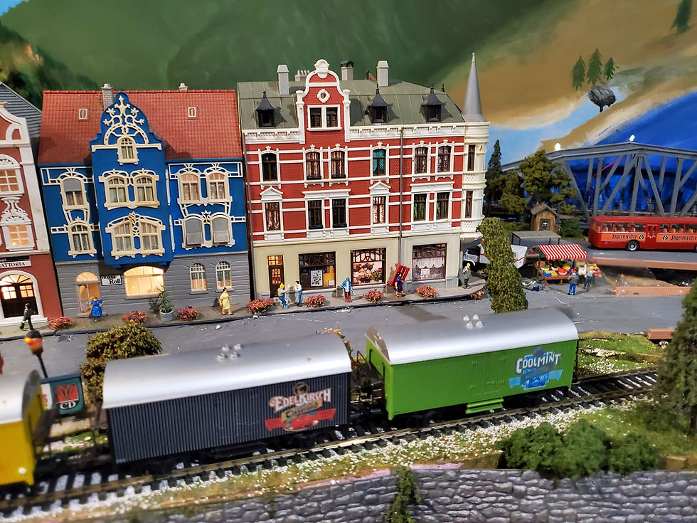 Thumbnail: Marklin liquere tisserand Boxcar Set 84400 HO scale AC