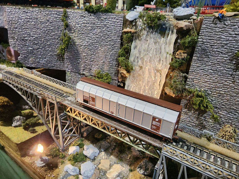 Thumbnail: Roco OBB Freight Car 46428 HO Scale DC