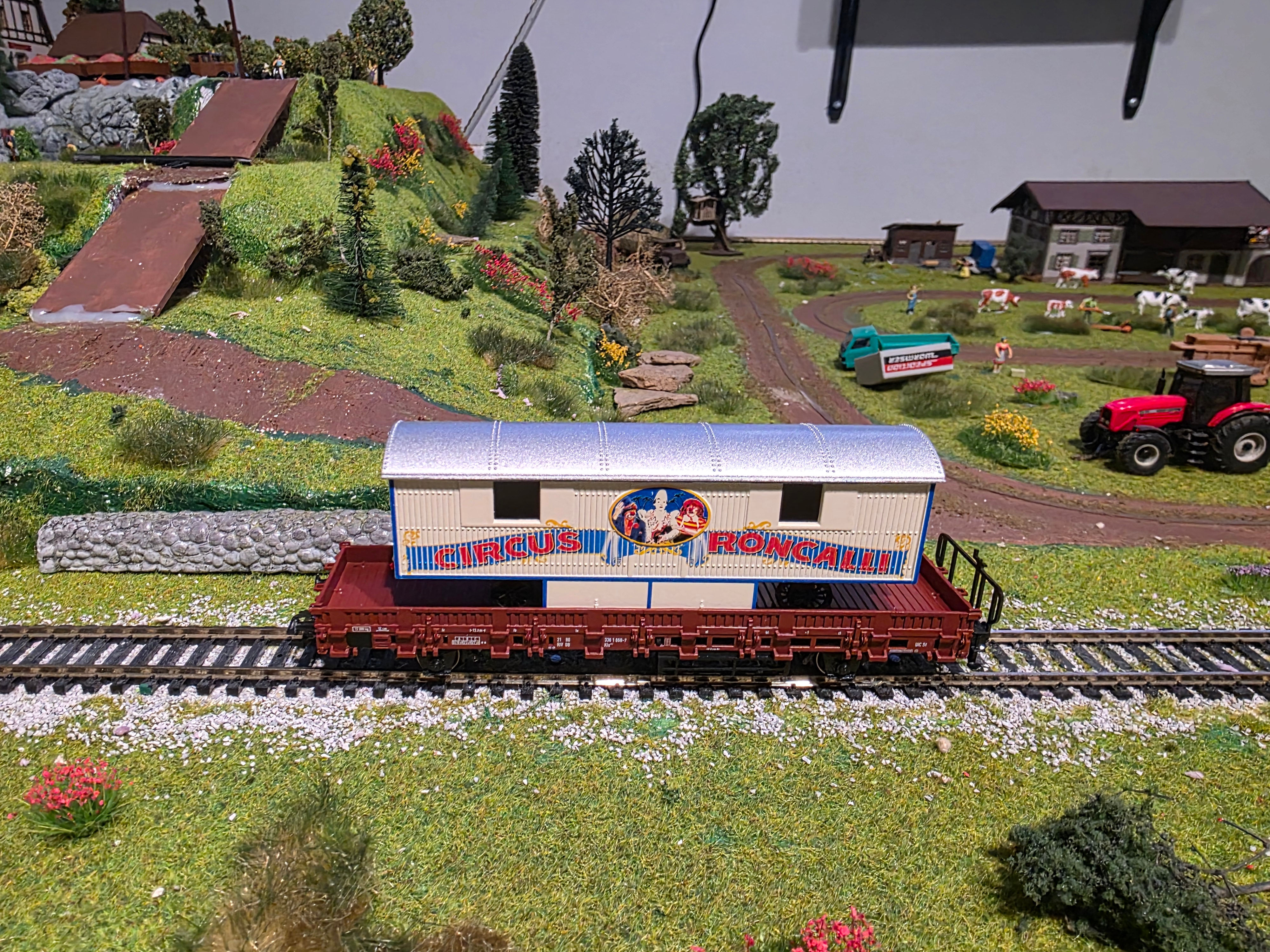Marklin Circus Roncalli Flat Car 46947 HO Scale AC