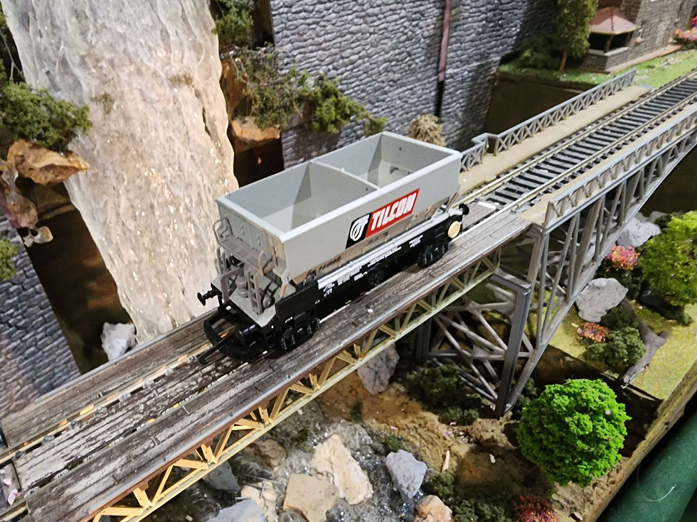 Thumbnail: Lima British Tilcon Hopper Car 305638 HO Scale DC