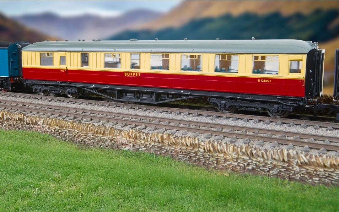 Hornby BR Gresley Buffet Coach R40459 OO Scale DC