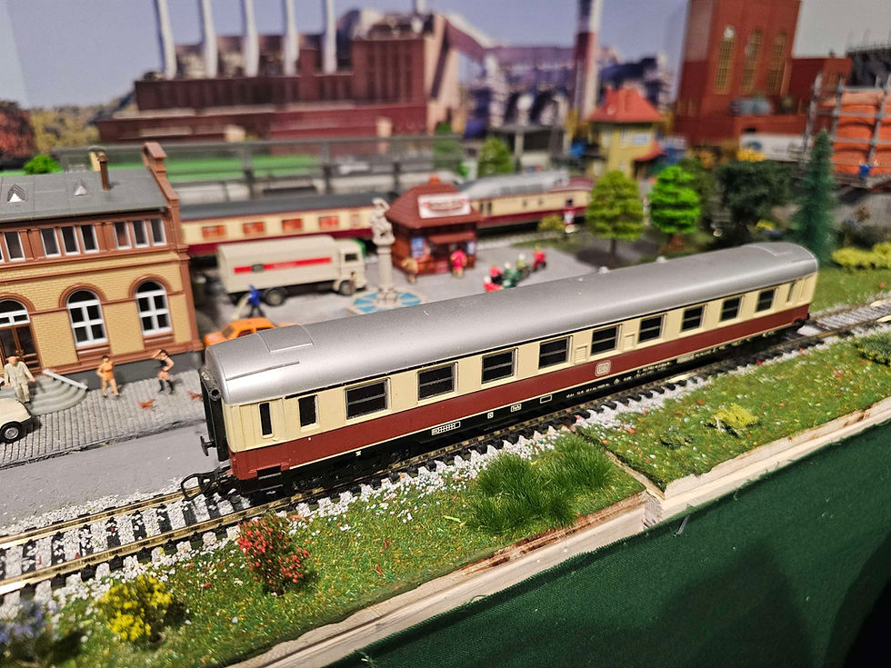 Thumbnail: Jouef DB Passenger car 11-22 HO Scale DC 