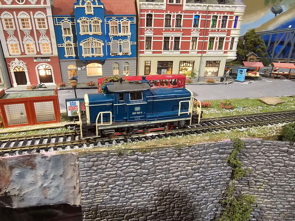 Thumbnail: Fleischmann DB BR 260 diesel locomotive 4227 HO Scale DC