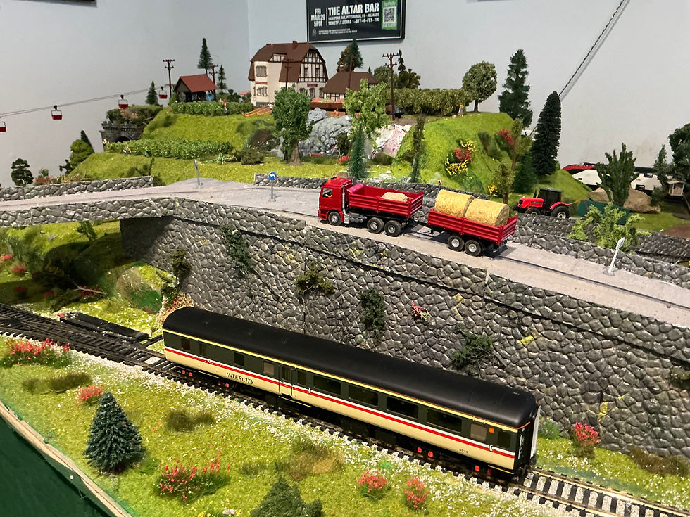 Thumbnail: Hornby BR Mk2f intercity executive car R4921a OO scale DC