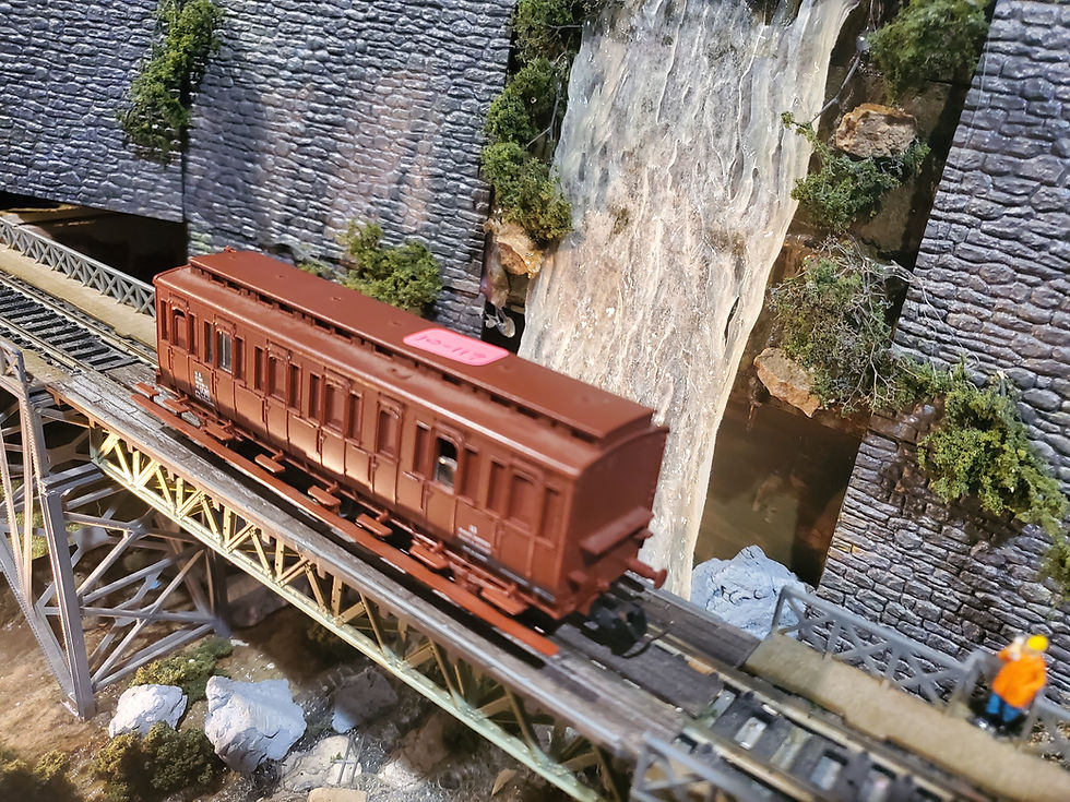 Thumbnail: Roco SNCF Passenger  Car 10-117 HO sxale DC