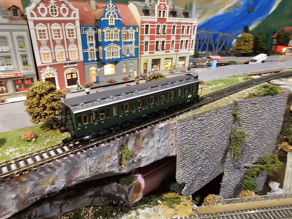 Thumbnail: Fleischmann DB Passenger Car 5686 HO Scale DC 