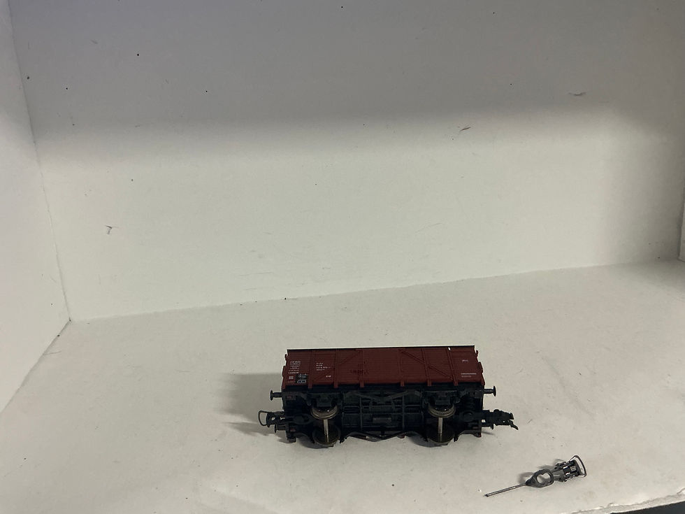 Thumbnail: Roco DB freight car 46001. HO scale DC