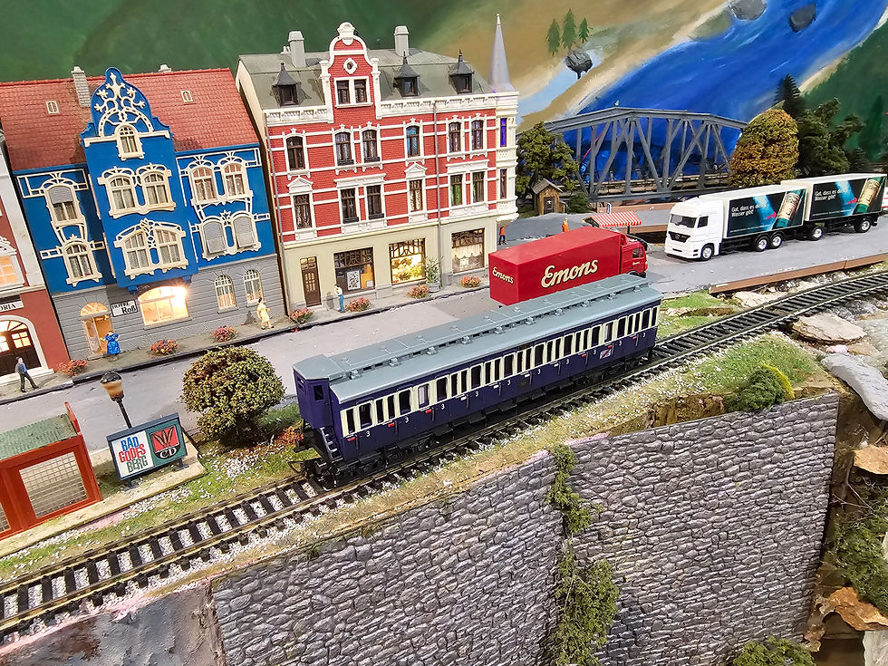 Thumbnail: Liliput DR Passenger Car 6-08 HO Scale DC 