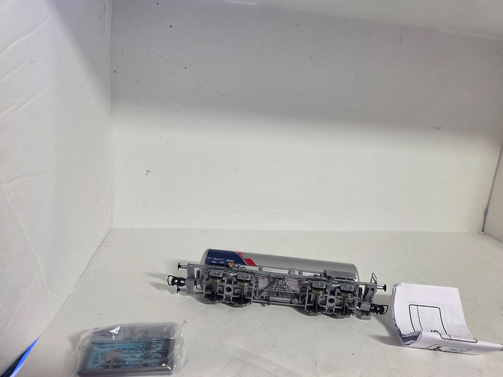 Thumbnail: Roco CFL Tank Car 46976 HO Scale DC 