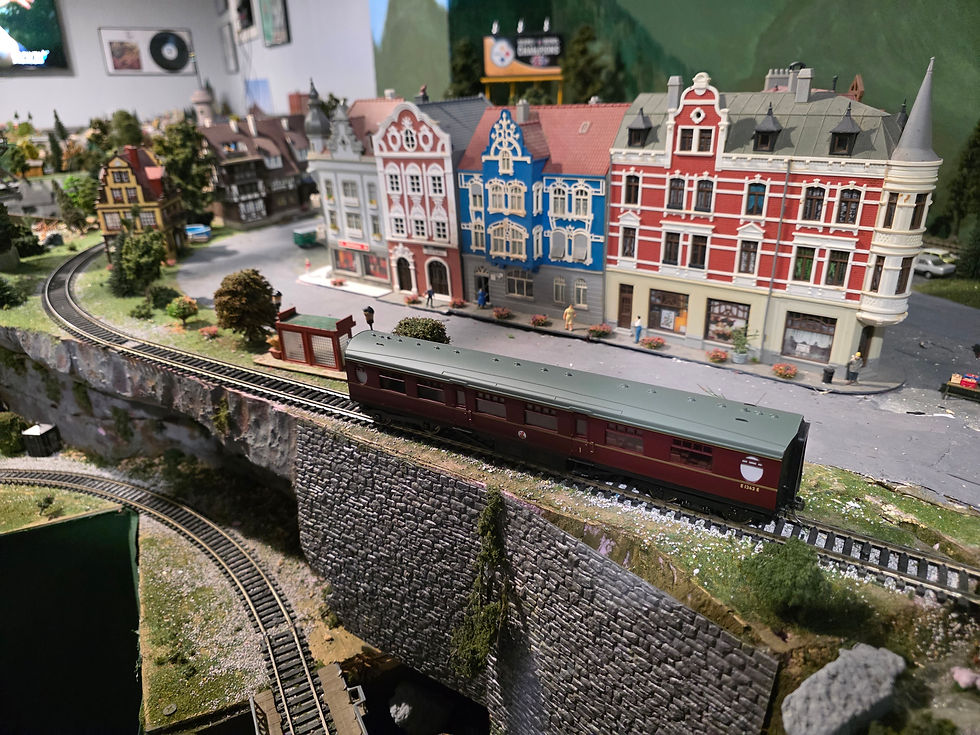 Thumbnail: Bachmann Branchline Thompson Composite Coach 34-403 OO Scale DC