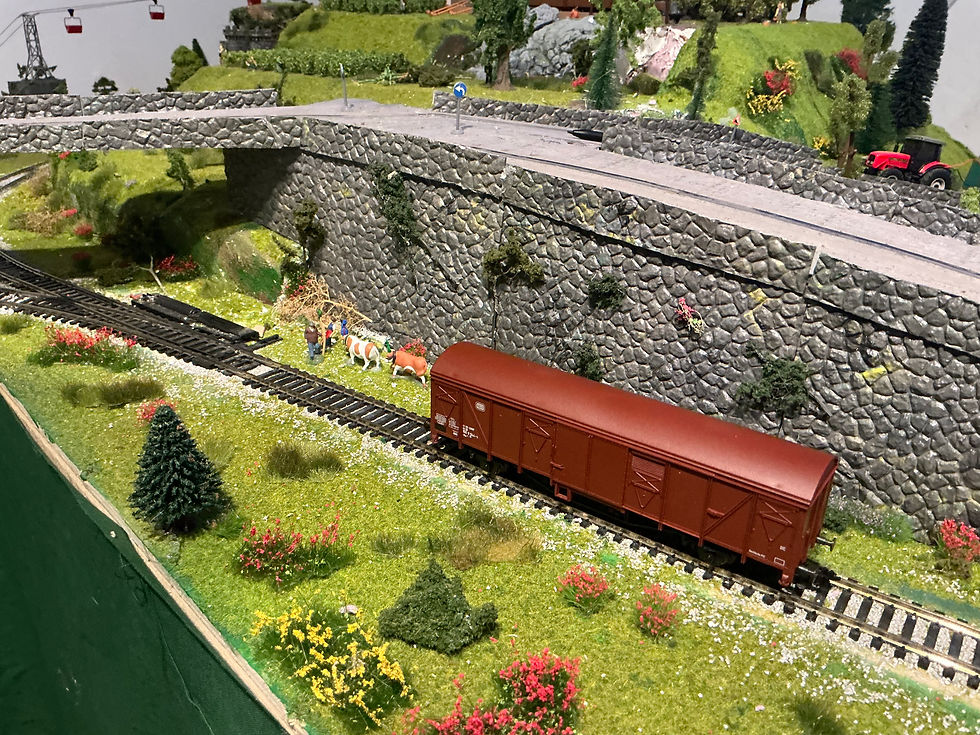 Thumbnail: Roco DB Freight Car 46411 HO scale DC