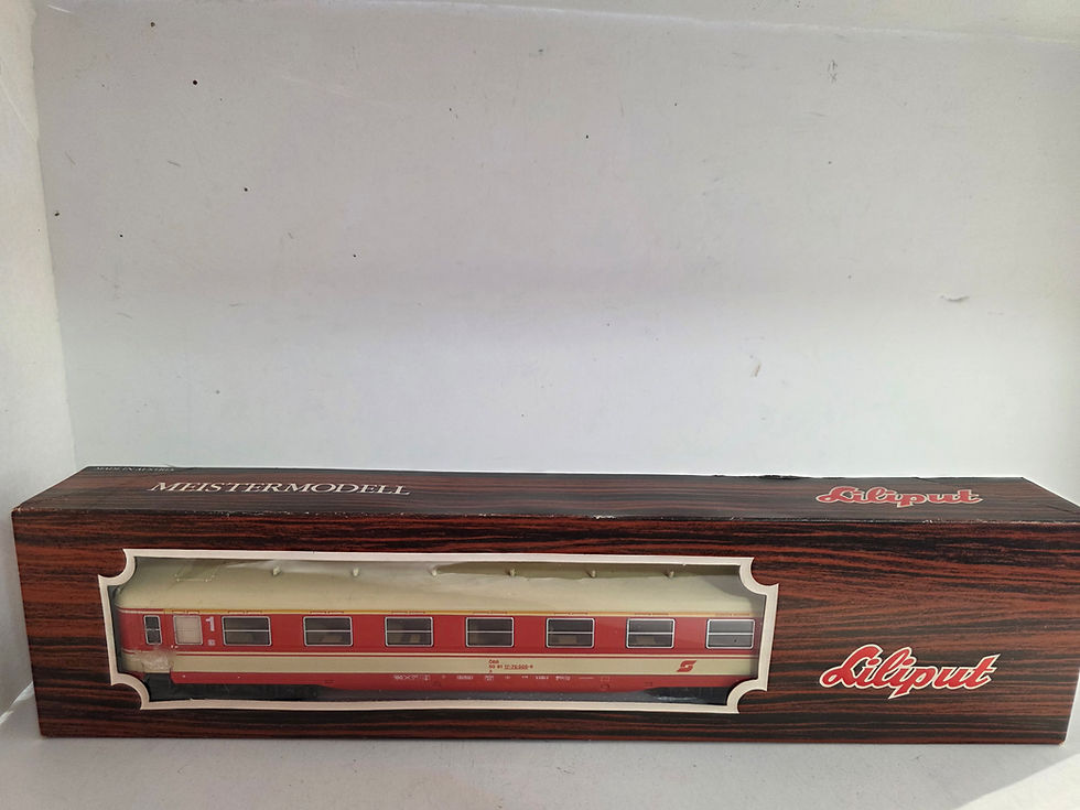 Thumbnail: Liliput OBB Passenger Car 831 14 HO Scale DC 