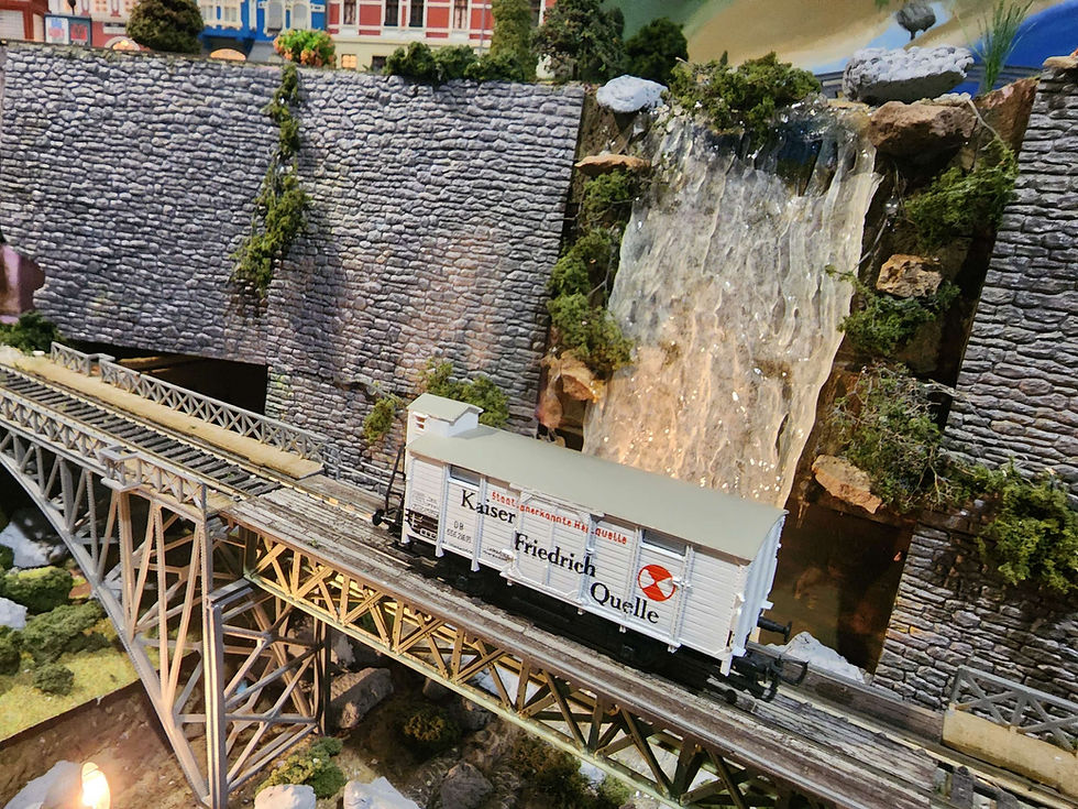 Thumbnail: Liliput DB Kaiser Friedrich Quelle Freight Car 7-001 HO Scale DC
