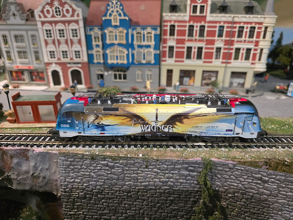 Thumbnail: Roco OBB Wagner/Verdi 1216 Electric Locomotive 73511 HO Scale DCC sound 