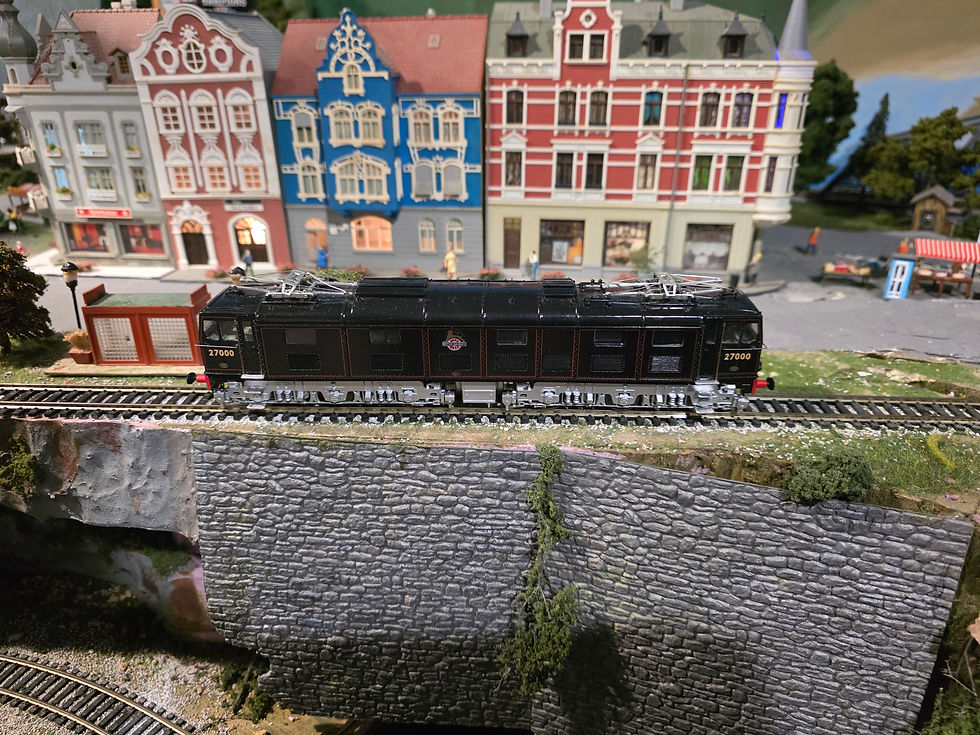 Thumbnail: Heljan BR Glass Black EM2 Electric Locomotive 77001 OO Scale DCC Ready