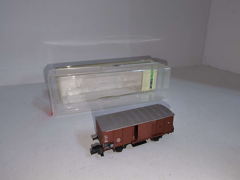 Thumbnail: Minitrix DB Box Car 13944 N scale