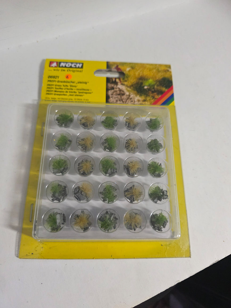 Noch Stony Grass Tufts 06921 HO Scale