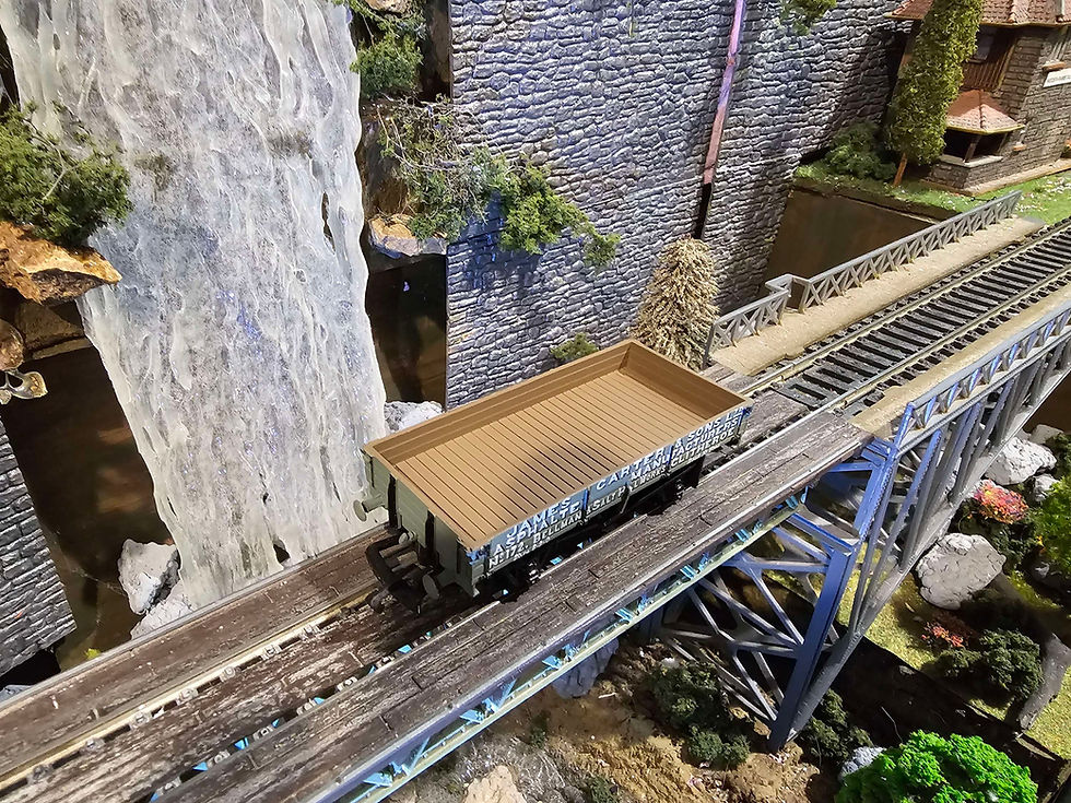 Thumbnail: Mainline Railways British Carter and sons Plank Wagon 937361 OO Scale DC 