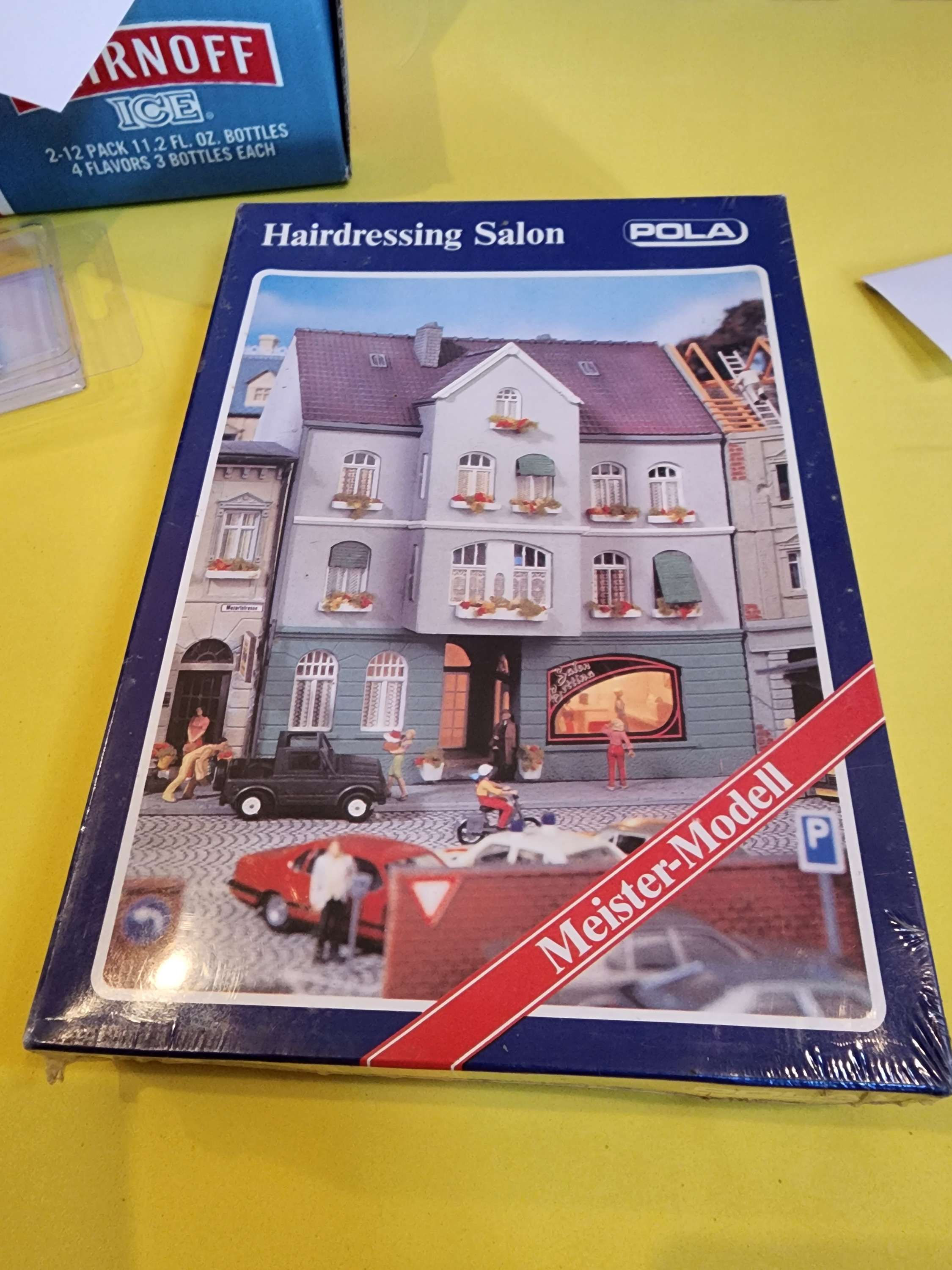 Pola hair dressing salon 11188 HO scale