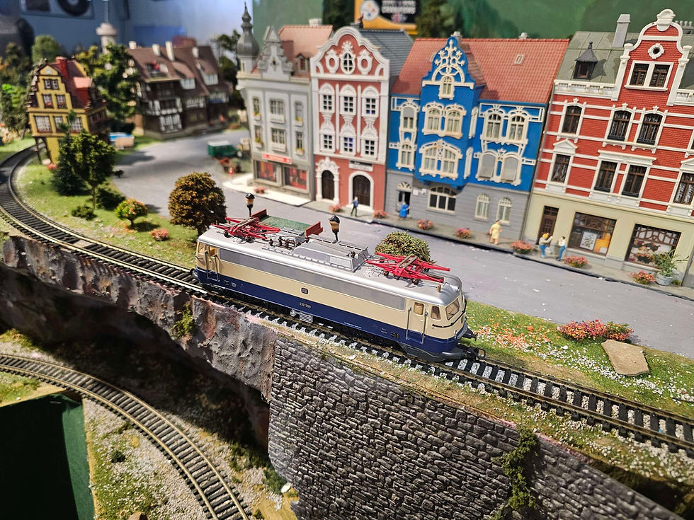 Thumbnail: Liliput DB E10 Electric Locomotive HO Scale DC