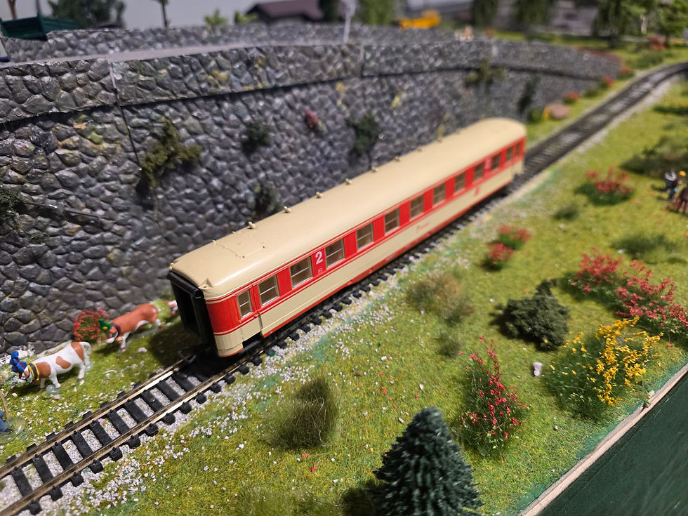 Thumbnail: Liliput OBB Passenger Car 833 14 HO Scale DC 