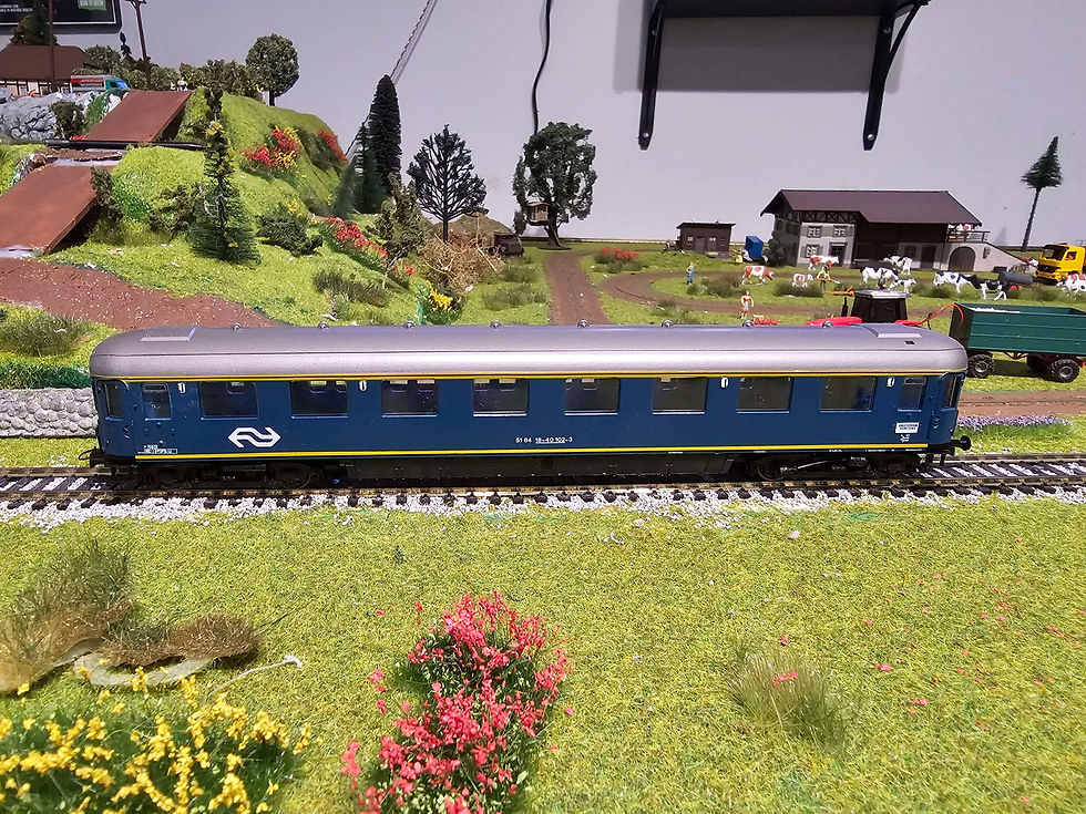Thumbnail: Roco NS Passenger Car 11-01 HO Scale DC 