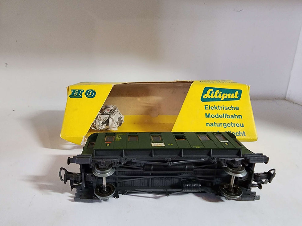 Thumbnail: Liliput DB Passenger Car 273 HO Scale AC
