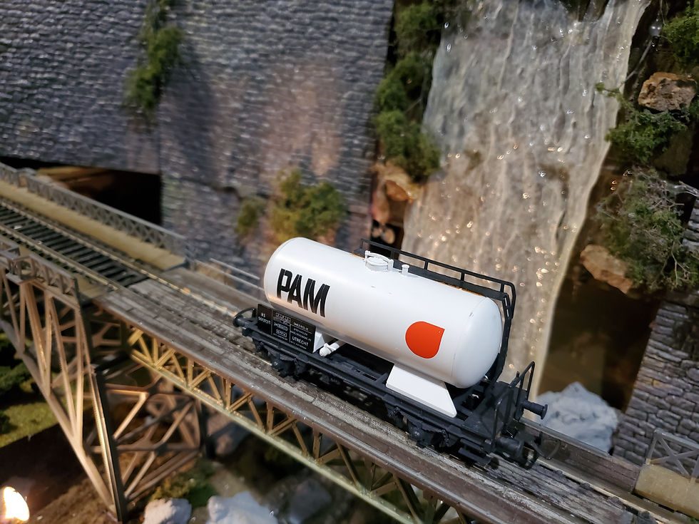 Thumbnail: Liliput NS Pam Tank car 9-025 HO Scale DC