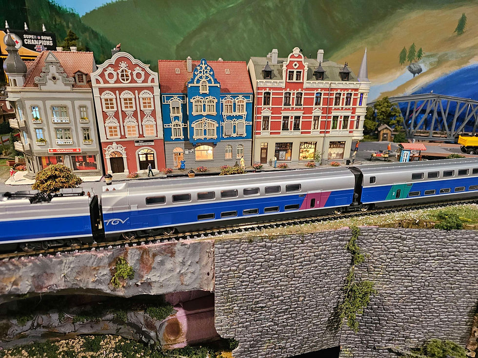 Thumbnail: Mehano TGV Duplex set 58509 HO Scale DC 