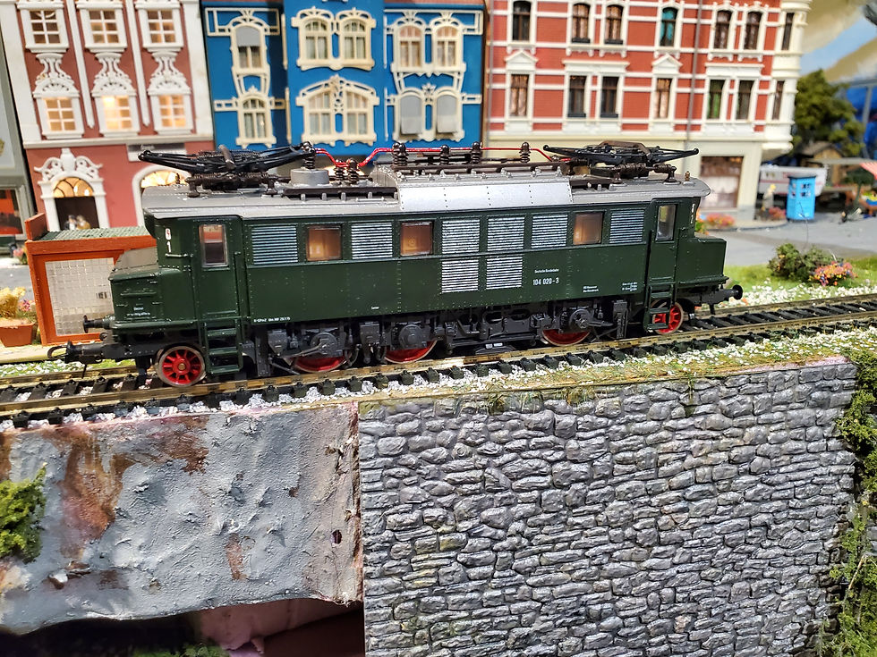 Thumbnail: Roco DB BR 104 electric locomotive 04144s HO Scale DC