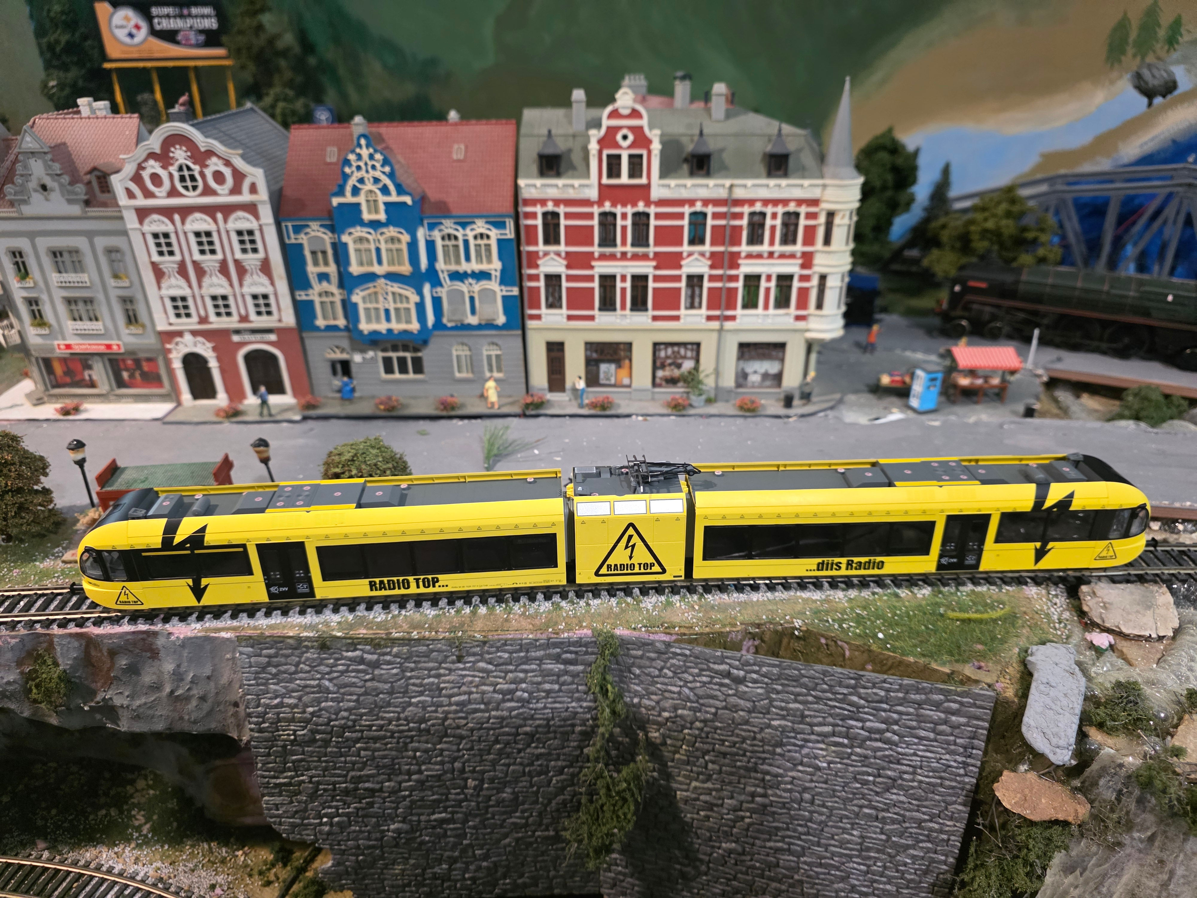 Piko SBB GTW 2/6 Electric Railcar Teletop HO scale DCC Basic