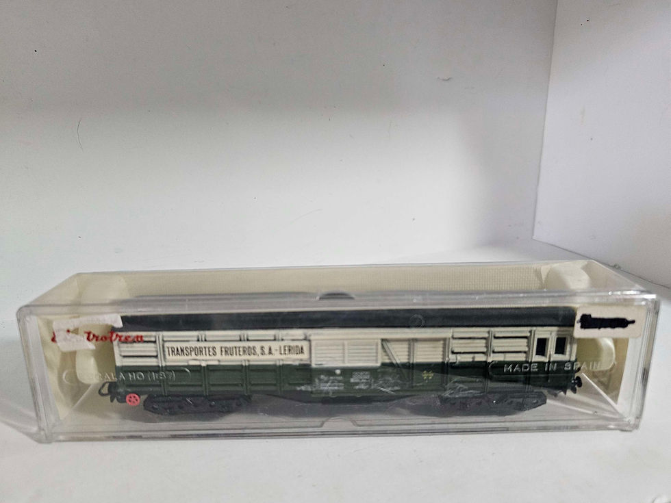 Thumbnail: Electrotren RENFE fruit Car 5102 HO Scale DC 
