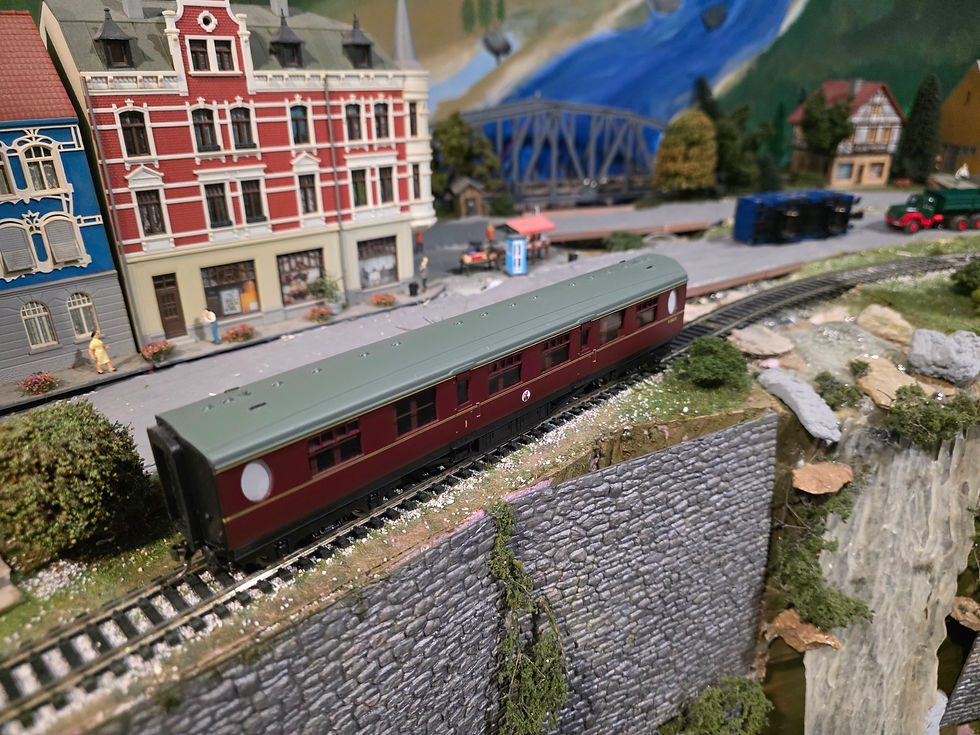 Thumbnail: Bachmann Branchline Thompson Composite Coach 34-403 OO Scale DC