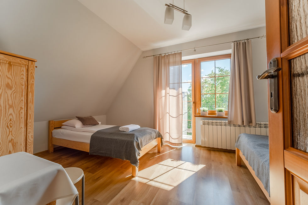 POKÓJ TRZYOSOBOWY Z BALKONEM